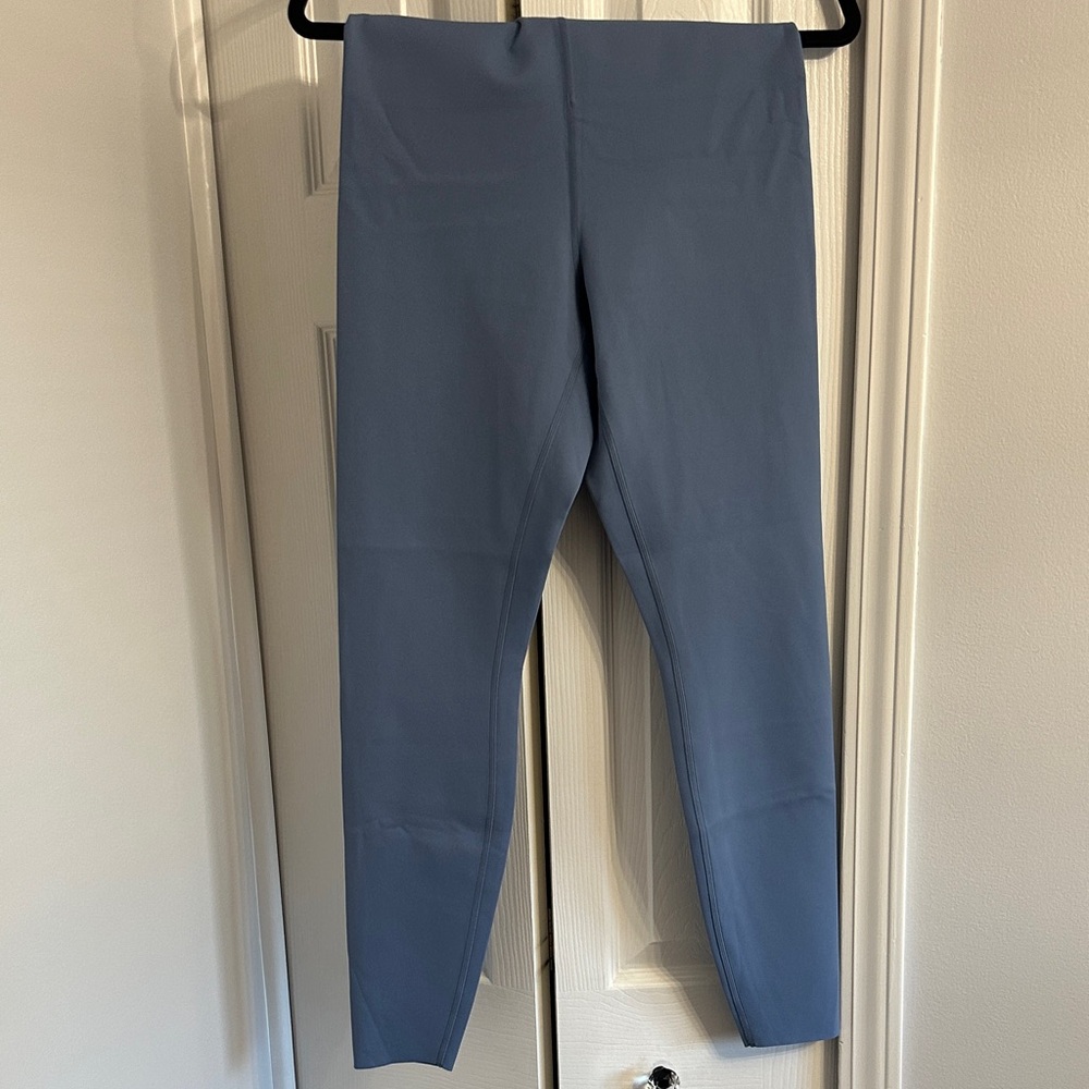 Lululemon glow up hr tight 28” size 10